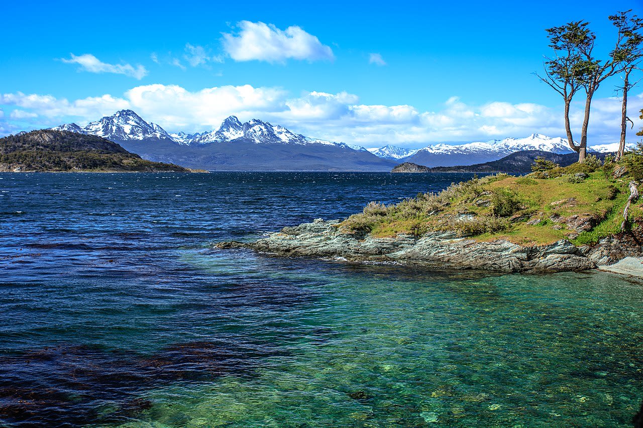 A scenic ocean view of Parque Nacional Tierra del Fuego
